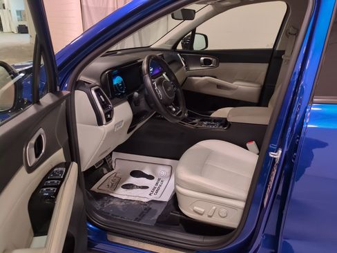 Certified 2023 Kia Sorento SX image 19
