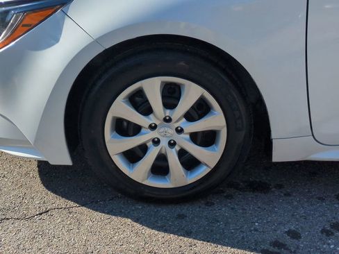 Certified 2025 Toyota Corolla LE image 11