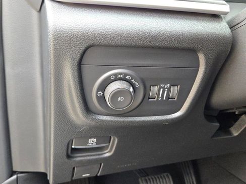 New 2025 Jeep Grand Cherokee Limited w/ Black Appearance Package image 27