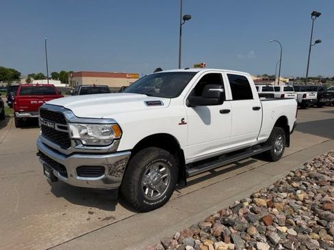 Used 2023 RAM 2500 Tradesman AWD/4WD image 3