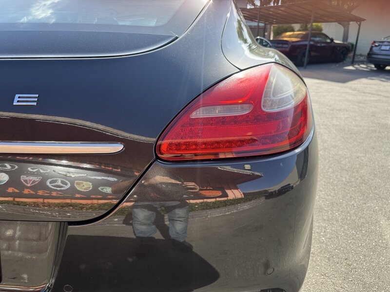 Used 2013 Porsche Panamera image 17