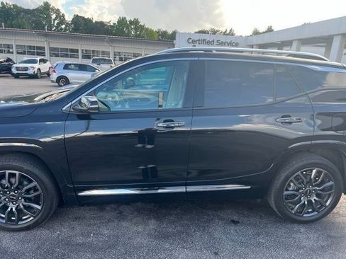 Used 2024 GMC Terrain Denali w/ Black Diamond Edition AWD/4WD image 8