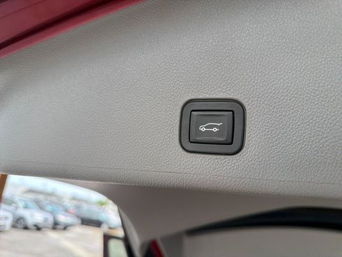 Used 2012 Cadillac SRX Luxury FWD image 19