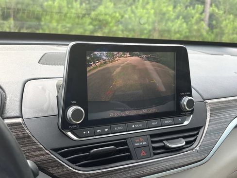 Used 2019 Nissan Altima 2.5 SL FWD image 19
