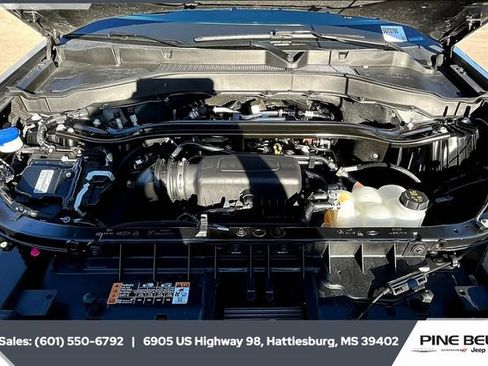 Used 2023 Ford Explorer Limited image 8