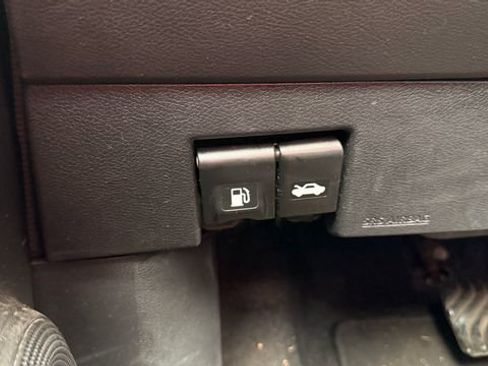 Used 2020 Nissan Kicks SV image 22