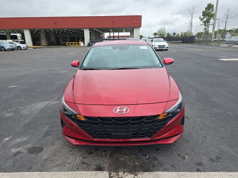 Used 2023 Hyundai Elantra SEL w/ Convenience Package image 2
