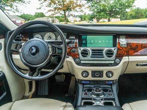 Used 2015 Rolls-Royce Ghost image 49