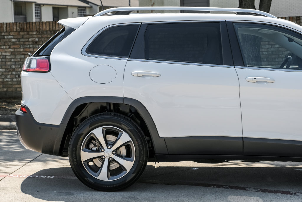 Used 2021 Jeep Cherokee Limited AWD/4WD image 14