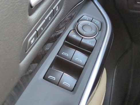 Used 2024 Cadillac XT4 Premium Luxury w/ Active Safety Package FWD image 22