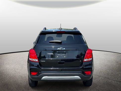 Used 2020 Chevrolet Trax LT w/ LT Convenience Package FWD image 3