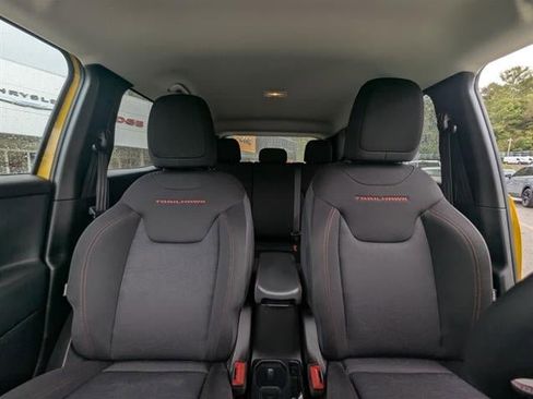 Used 2023 Jeep Renegade Trailhawk AWD/4WD image 24