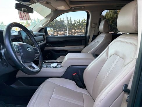 Used 2023 Ford Expedition Limited AWD/4WD image 9