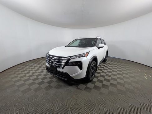 Used 2024 Nissan Rogue SV w/ SV Premium Package image 29