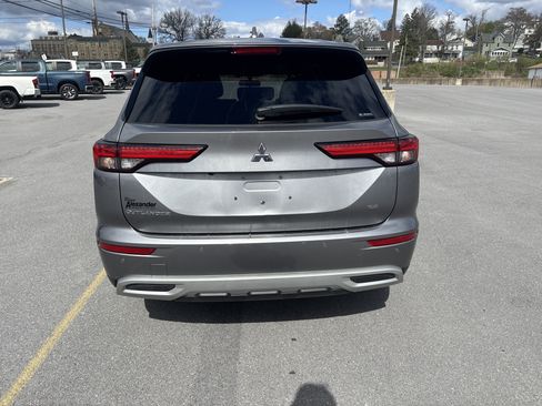 Used 2022 Mitsubishi Outlander SE AWD/4WD image 4