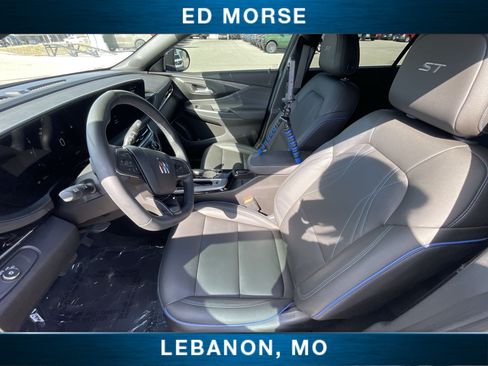 Used 2025 Buick Envista Sport Touring w/ Experience Buick Package FWD image 18