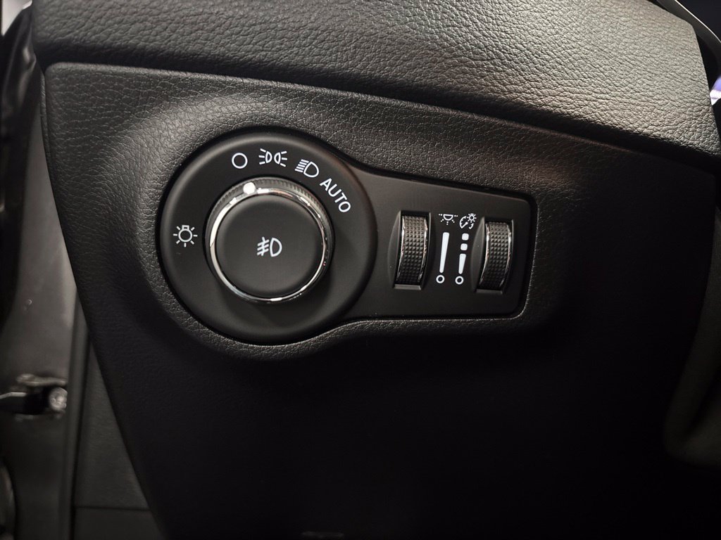 Used 2021 Jeep Compass Latitude AWD/4WD image 21