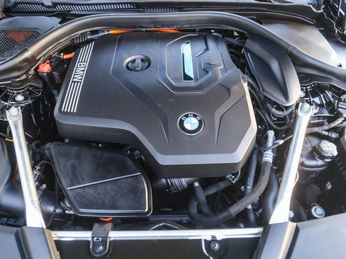 Certified 2023 BMW 530e w/ Convenience Package image 24