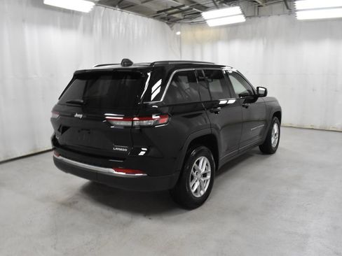 Used 2023 Jeep Grand Cherokee Laredo w/ Luxury Tech Group I image 5