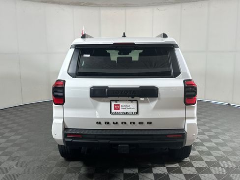 Used 2025 Toyota 4Runner TRD Off-Road Premium AWD/4WD image 4