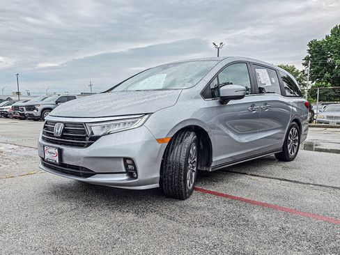 Used 2024 Honda Odyssey EX-L image 3