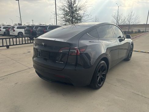 Used 2024 Tesla Model Y Long Range image 4