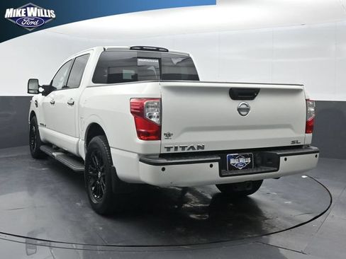 Used 2017 Nissan Titan SL w/ SL Towing Convenience Package RWD image 5