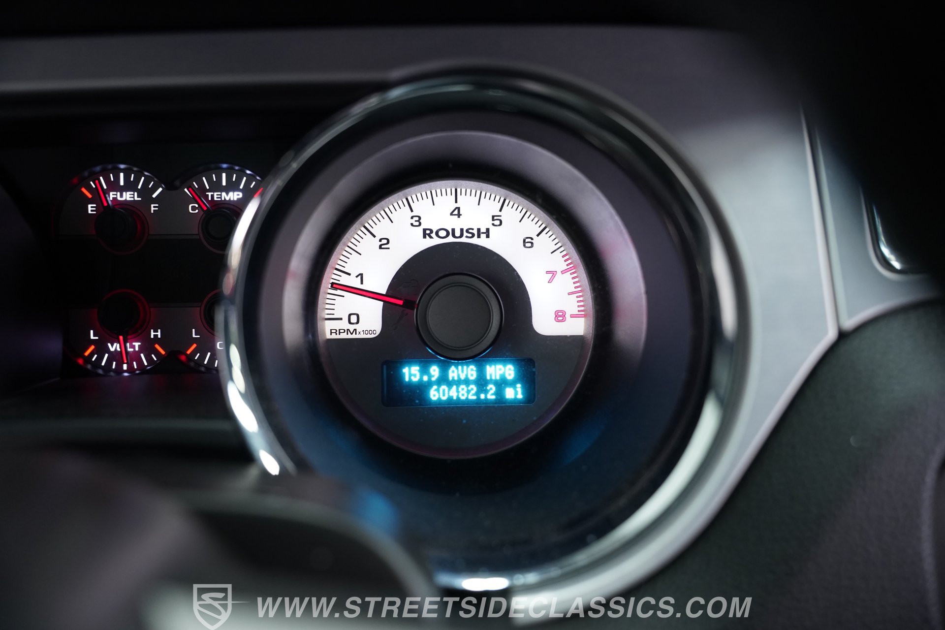 Used 2012 Ford Mustang GT Premium w/ HID Headlamps & Security Pkg RWD image 40