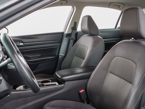 Used 2024 Nissan Altima 2.5 SV image 23