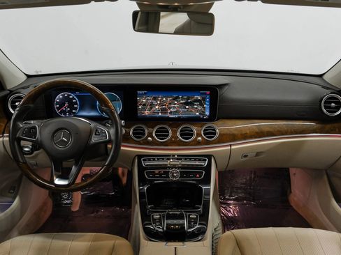 Used 2018 Mercedes-Benz E 400 4MATIC Wagon w/ Premium 2 Package image 14
