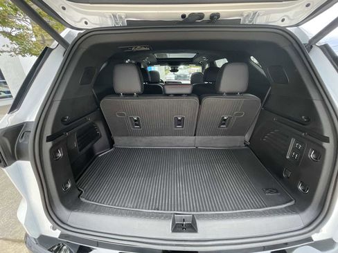 Certified 2024 Chevrolet Traverse RS image 26