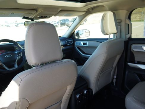 Used 2022 Ford Explorer Limited w/ Equipment Group 301A image 27