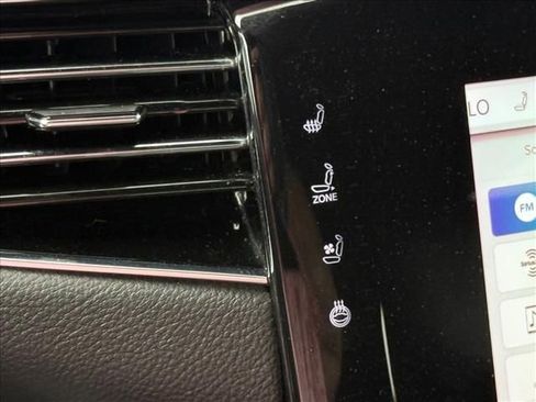 Used 2023 Jeep Wagoneer L Series II AWD/4WD image 19