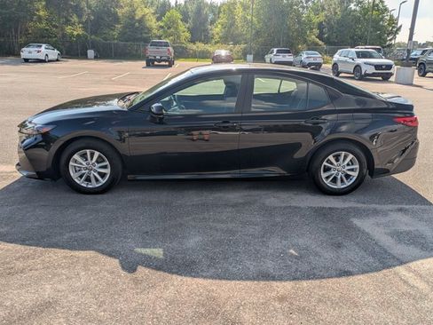 Used 2025 Toyota Camry LE FWD image 8