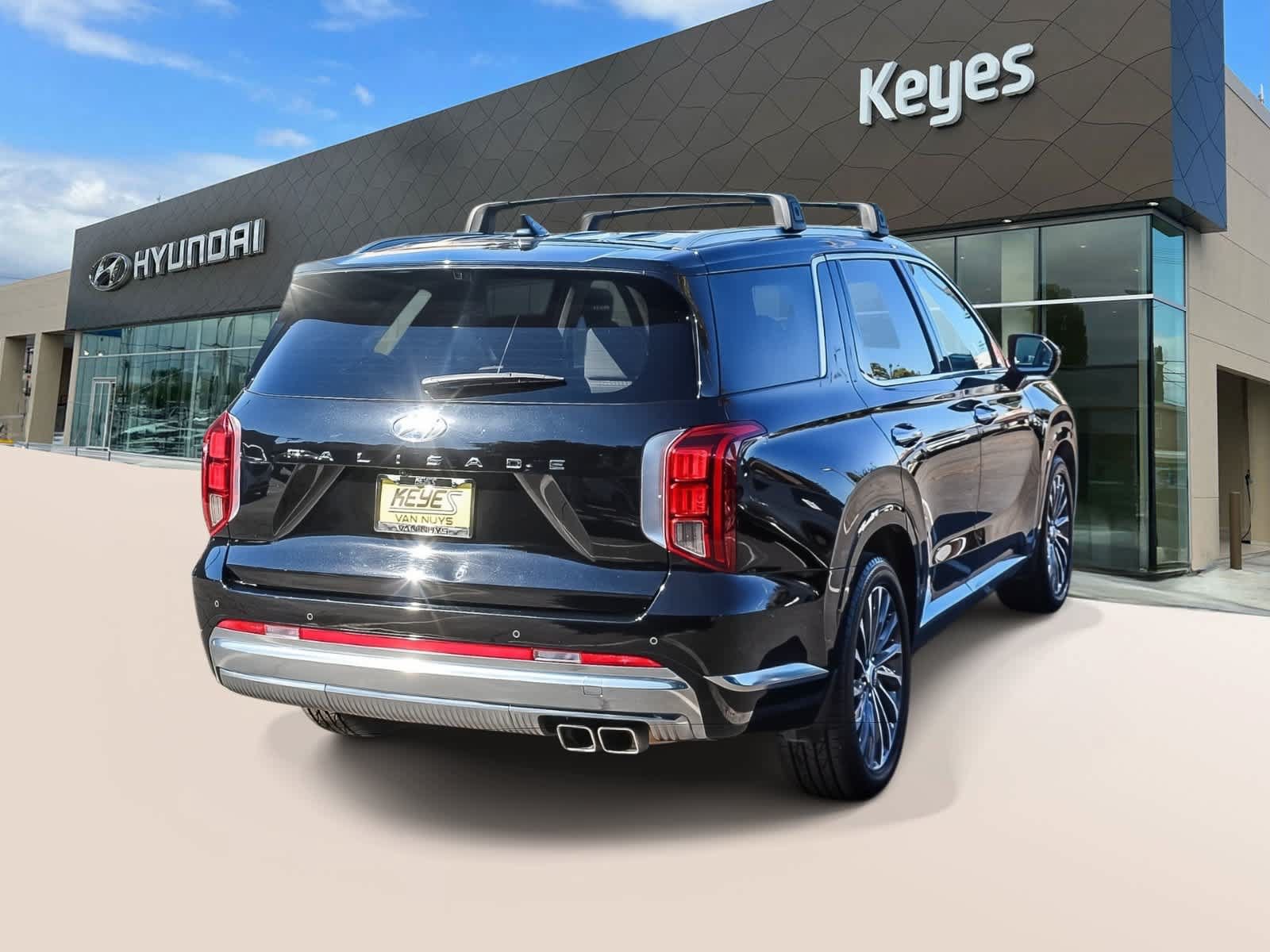 Used 2023 Hyundai Palisade Calligraphy FWD image 4