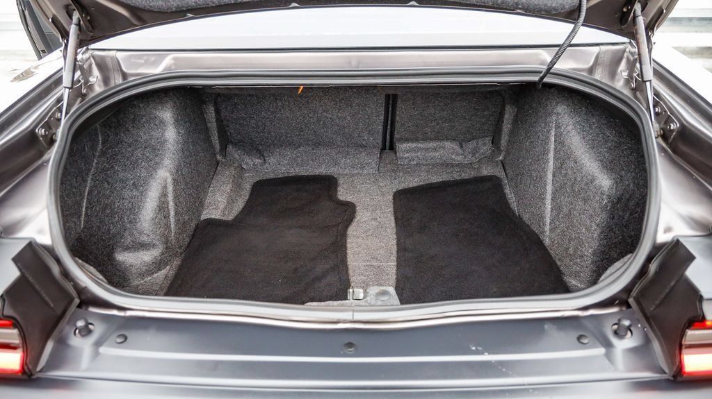 Used 2022 Dodge Challenger R/T Scat Pack RWD image 30