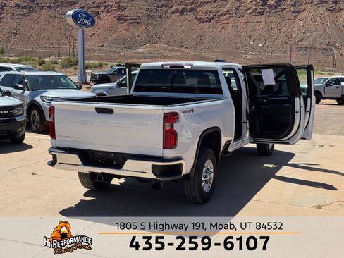 Used 2024 Chevrolet Silverado 2500 LT AWD/4WD image 40