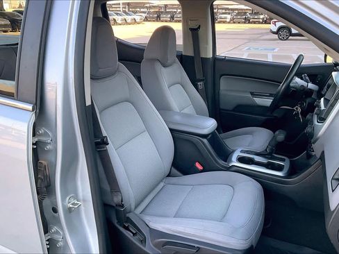 Used 2017 Chevrolet Colorado LT image 10