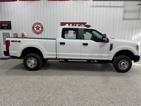 Used 2017 Ford F250 XL w/ Power Equipment Group image 3