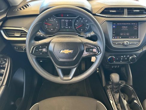 Used 2023 Chevrolet TrailBlazer LS FWD image 14