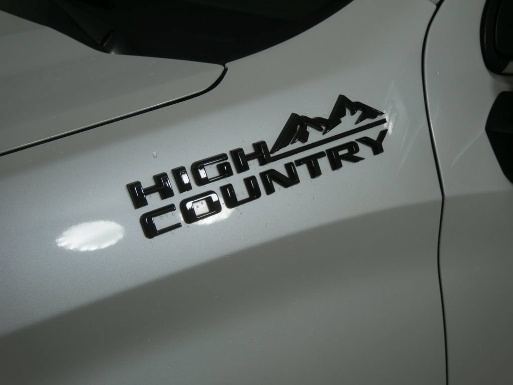 Used 2024 Chevrolet Silverado 1500 High Country w/ High Country Premium Package AWD/4WD image 12