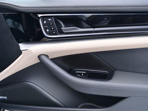 Certified 2024 Porsche Panamera 4 image 12