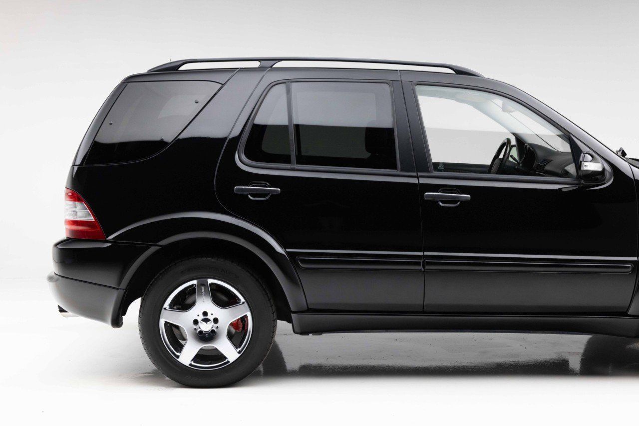Used 2002 Mercedes-Benz ML 55 AMG 4MATIC image 21