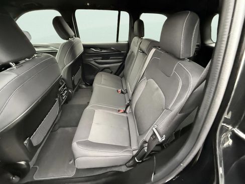 Used 2024 Jeep Grand Cherokee Laredo X w/ Luxury Tech Group I image 10