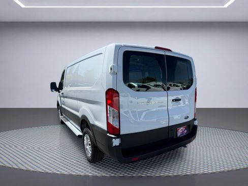 Used 2025 Ford Transit 250 Low Roof w/ Exterior Upgrade Package RWD image 4