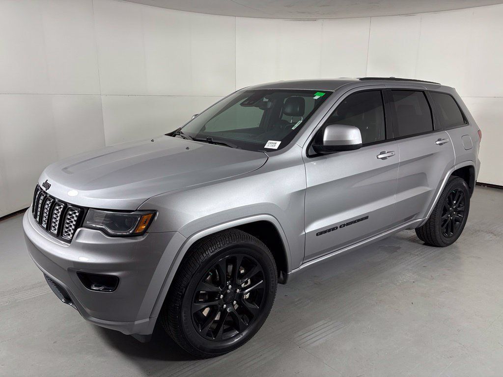 Used 2021 Jeep Grand Cherokee Laredo X RWD image 4