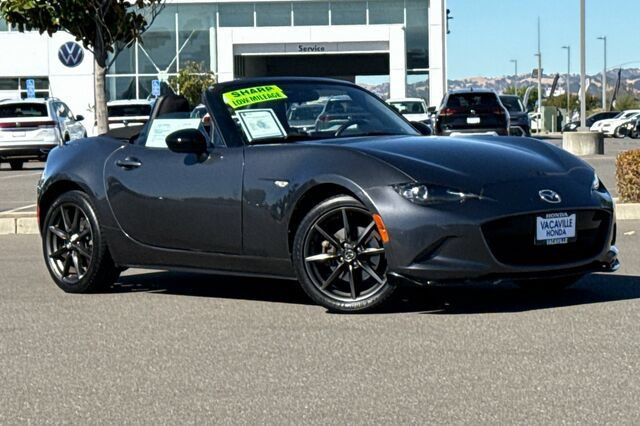 Used 2016 MAZDA MX-5 Miata Club RWD image 2