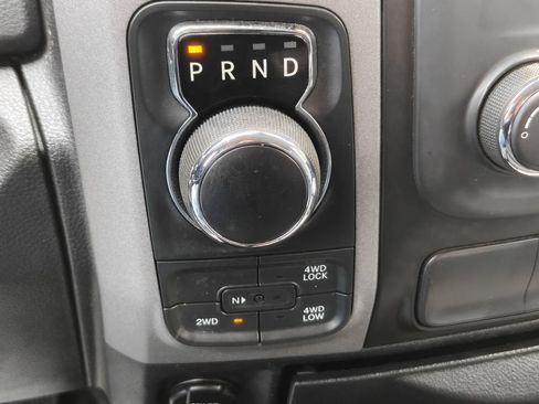 Used 2018 RAM 1500 Express AWD/4WD image 21