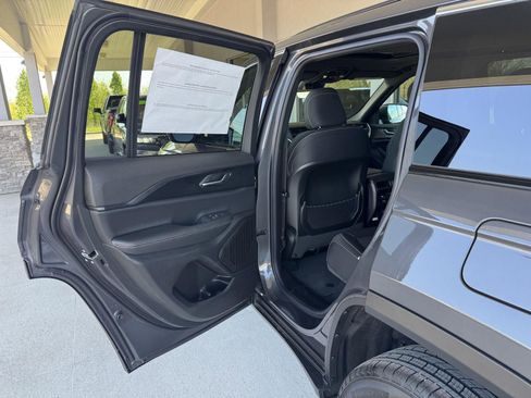 New 2026 Jeep Grand Cherokee Laredo X AWD/4WD image 9