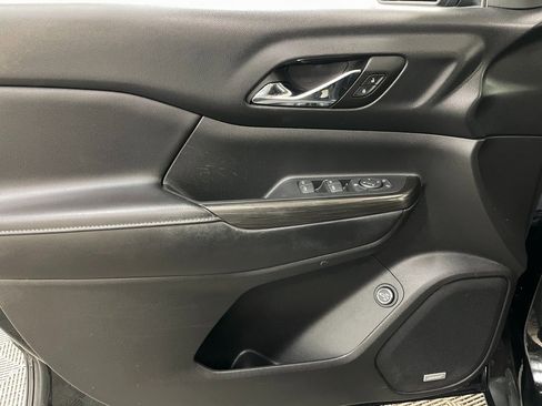 Certified 2017 GMC Acadia SLT image 29